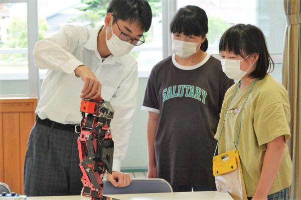 ロボット講座の様子写真