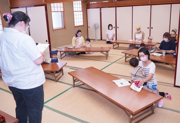 親子クッキングの様子写真