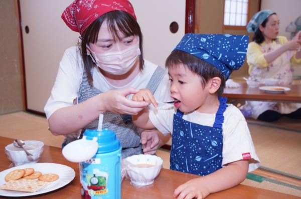 親子クッキングの様子写真