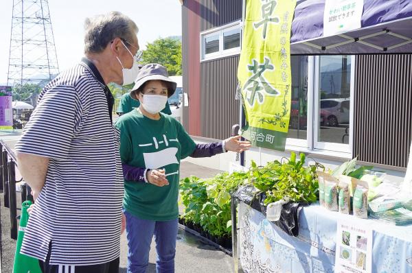 「飛騨産直市そやな」内覧会の様子(10)