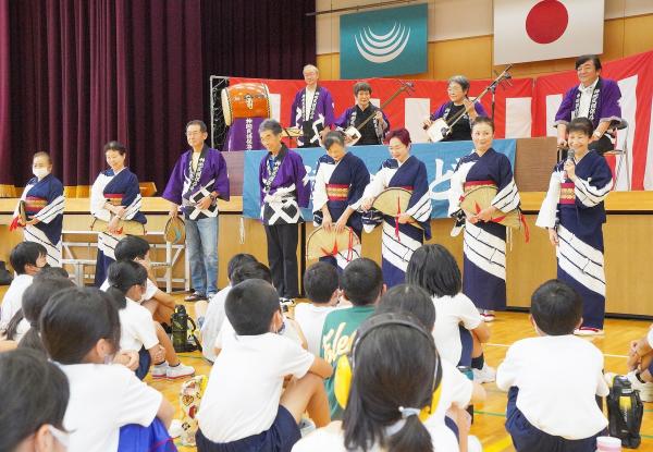 盆踊り体験の様子(2)