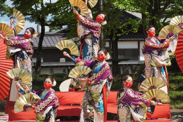 踊りの様子