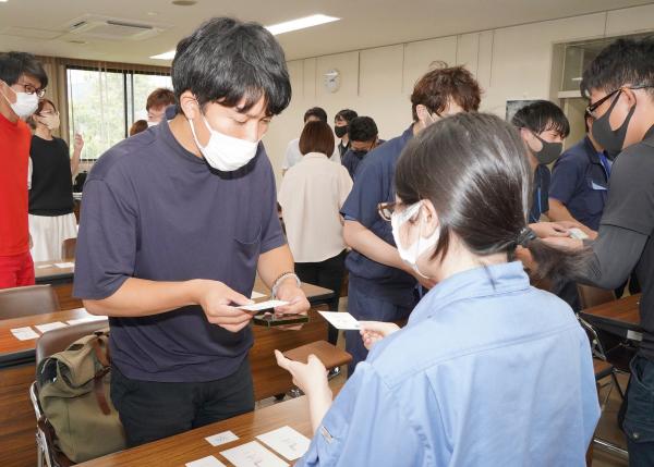 交流会の様子(4)