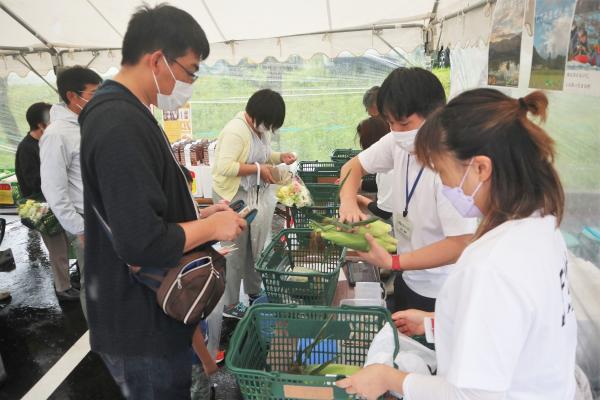 販売会の様子(6)