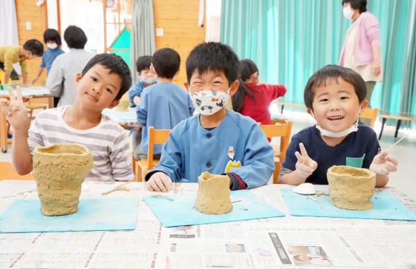 縄文土器作り体験の様子(1)