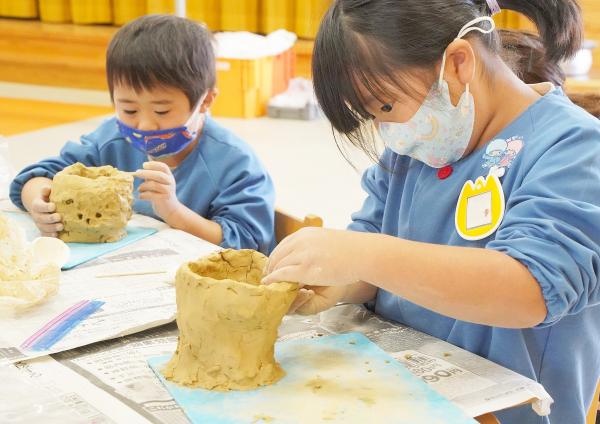 縄文土器作り体験の様子(9)