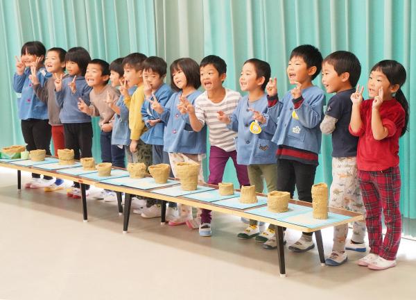 縄文土器作り体験の様子(10)