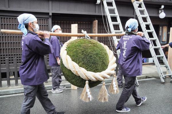 架け替え行事の様子(5)