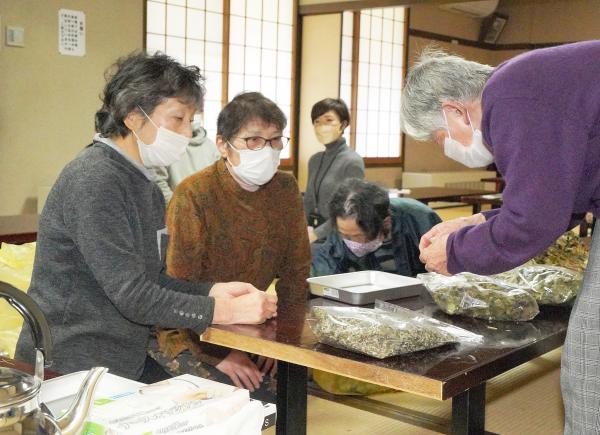 薬草茶作りの様子(4)