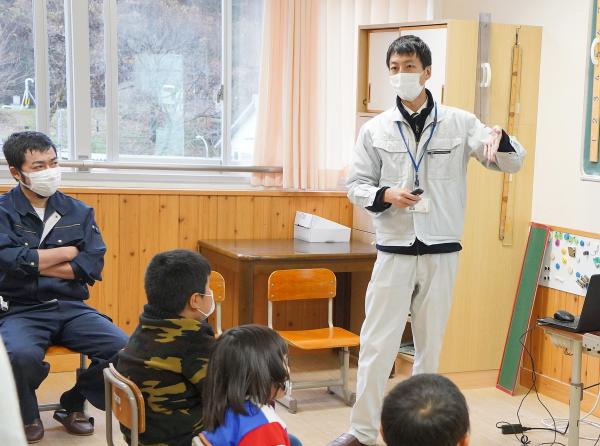 森の学習会の様子