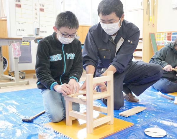 森の学習会の様子