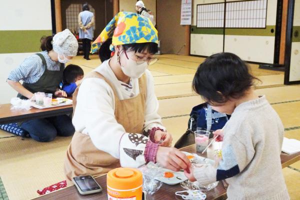 ちらし寿司づくりの様子(2)