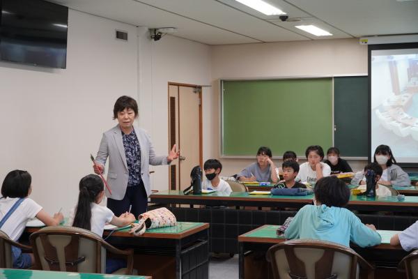 議場見学の様子(1)