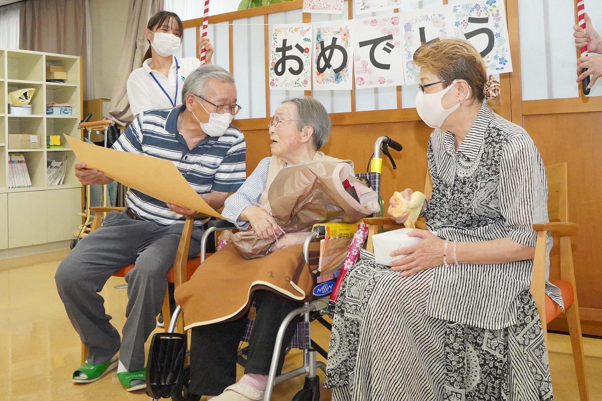 お祝いの様子