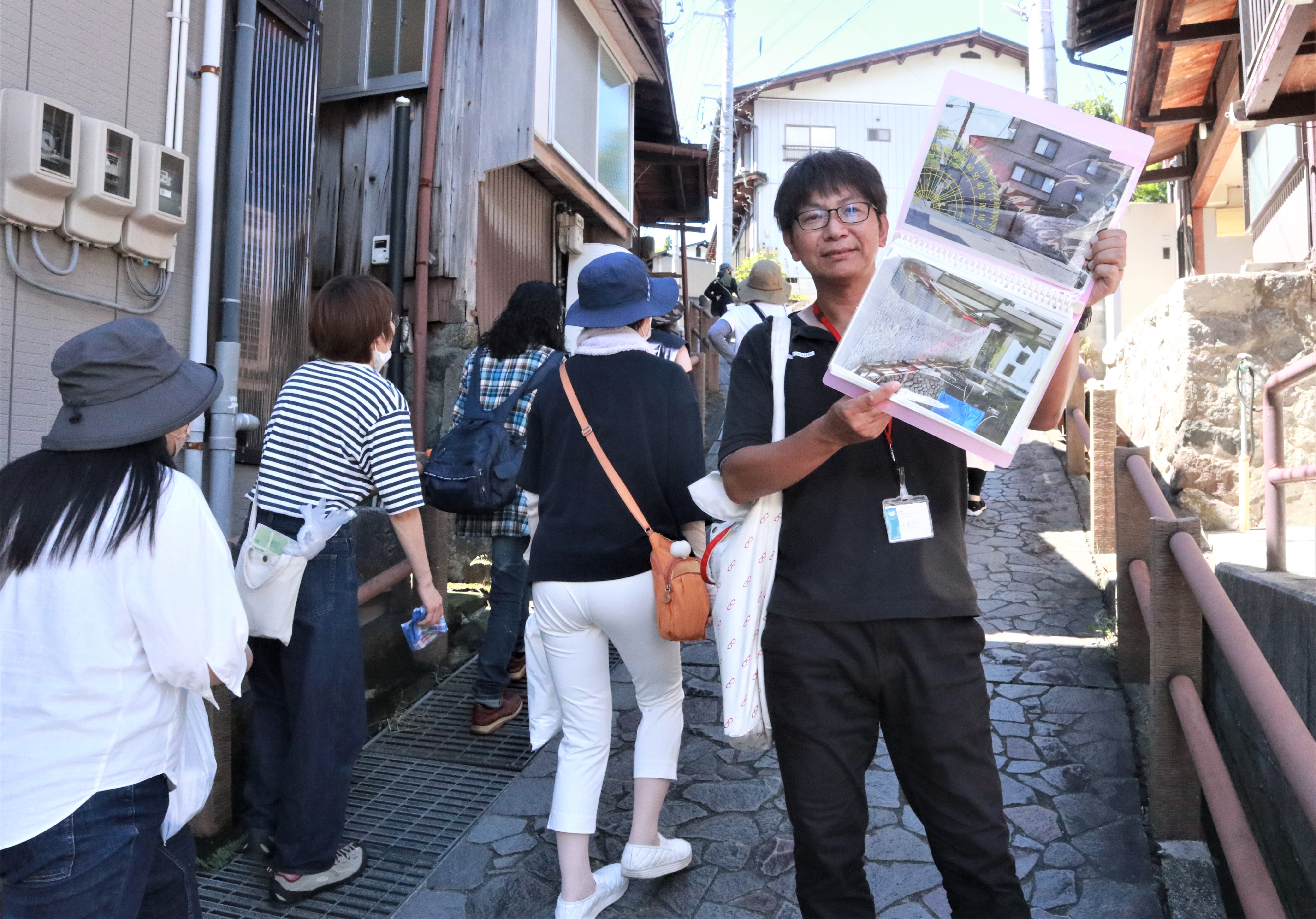 町内探検の様子