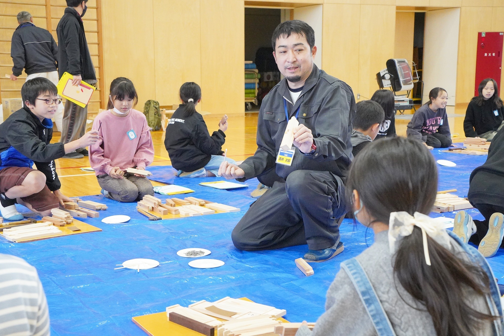 椅子づくりの様子