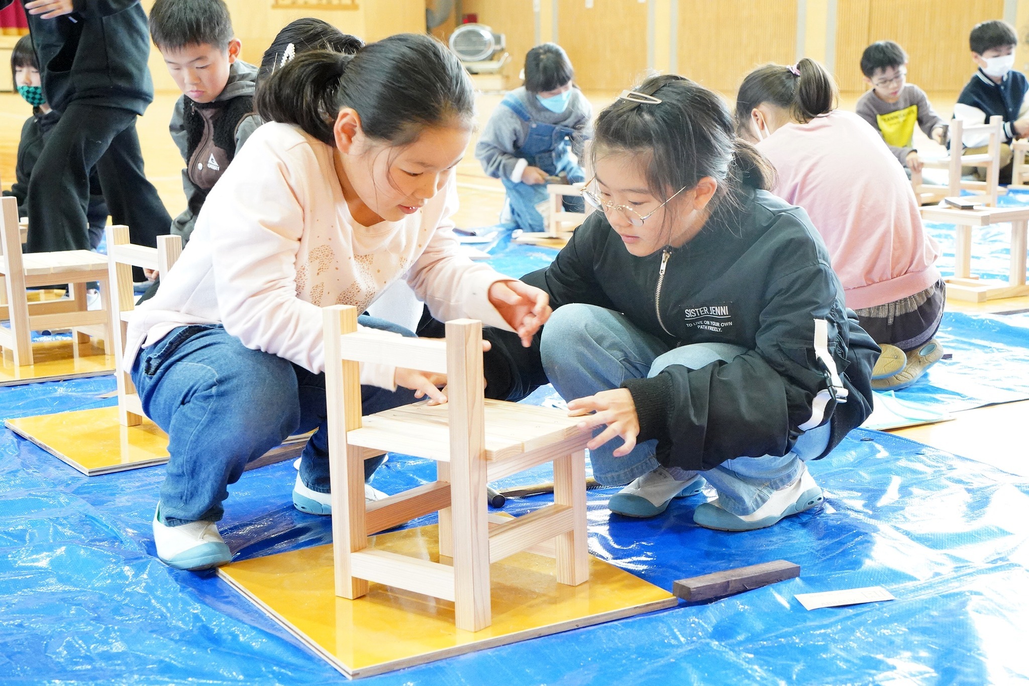 椅子づくりの様子