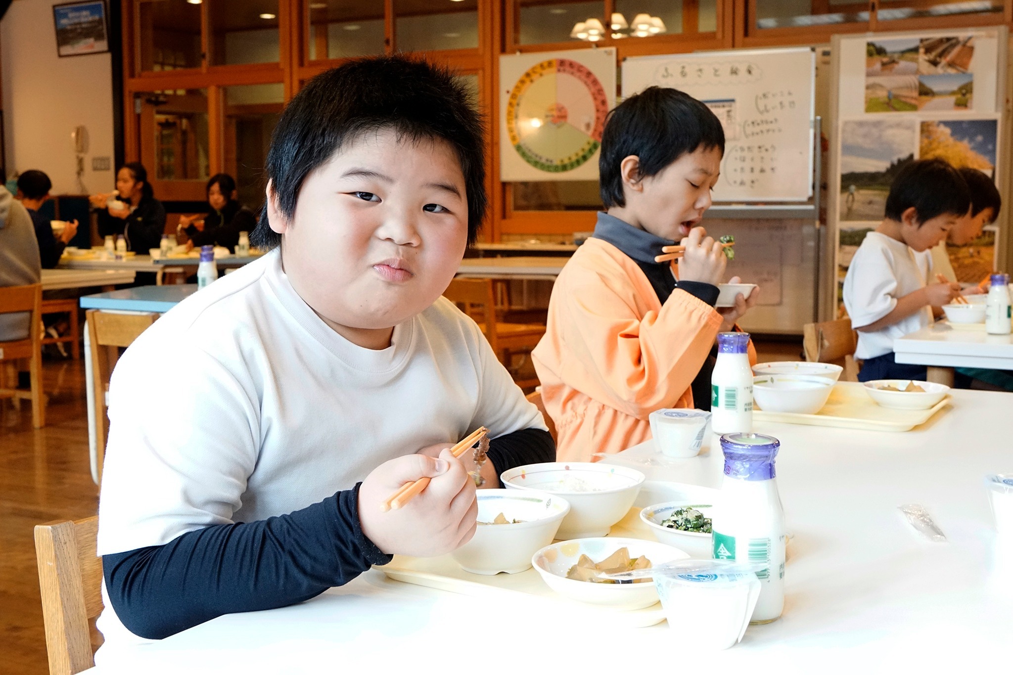 ふるさと給食の様子