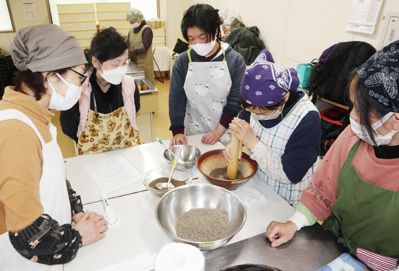 あぶらえおはぎづくりの様子