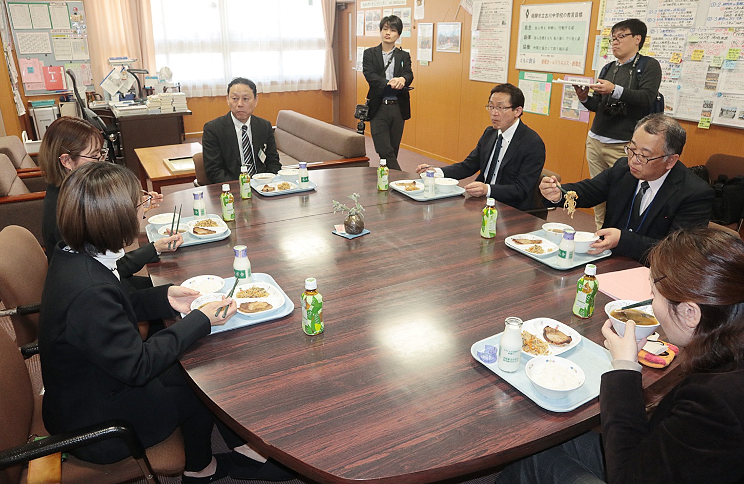 みつわ農園が市内の学校にお米を送りました