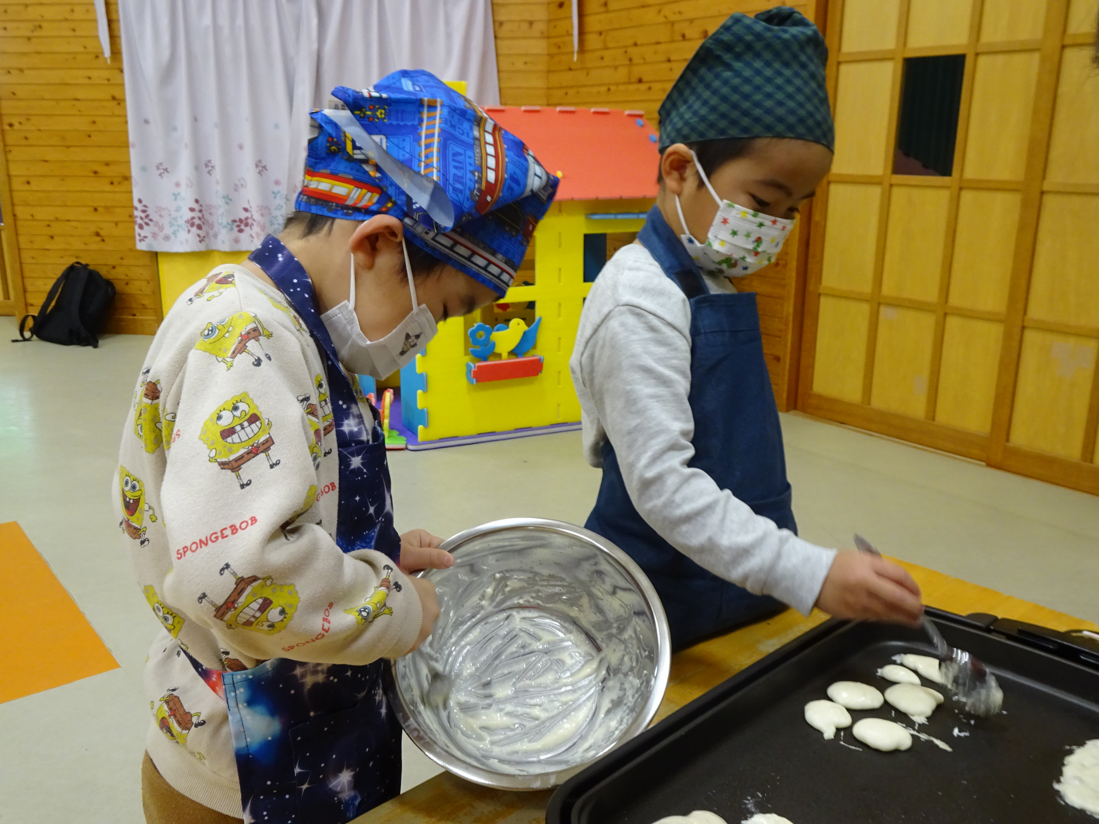 ケーキつくりの様子