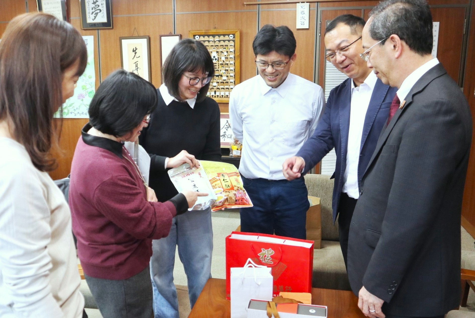 台湾新港郷から郷長らが表敬訪問～郷土料理の販売も