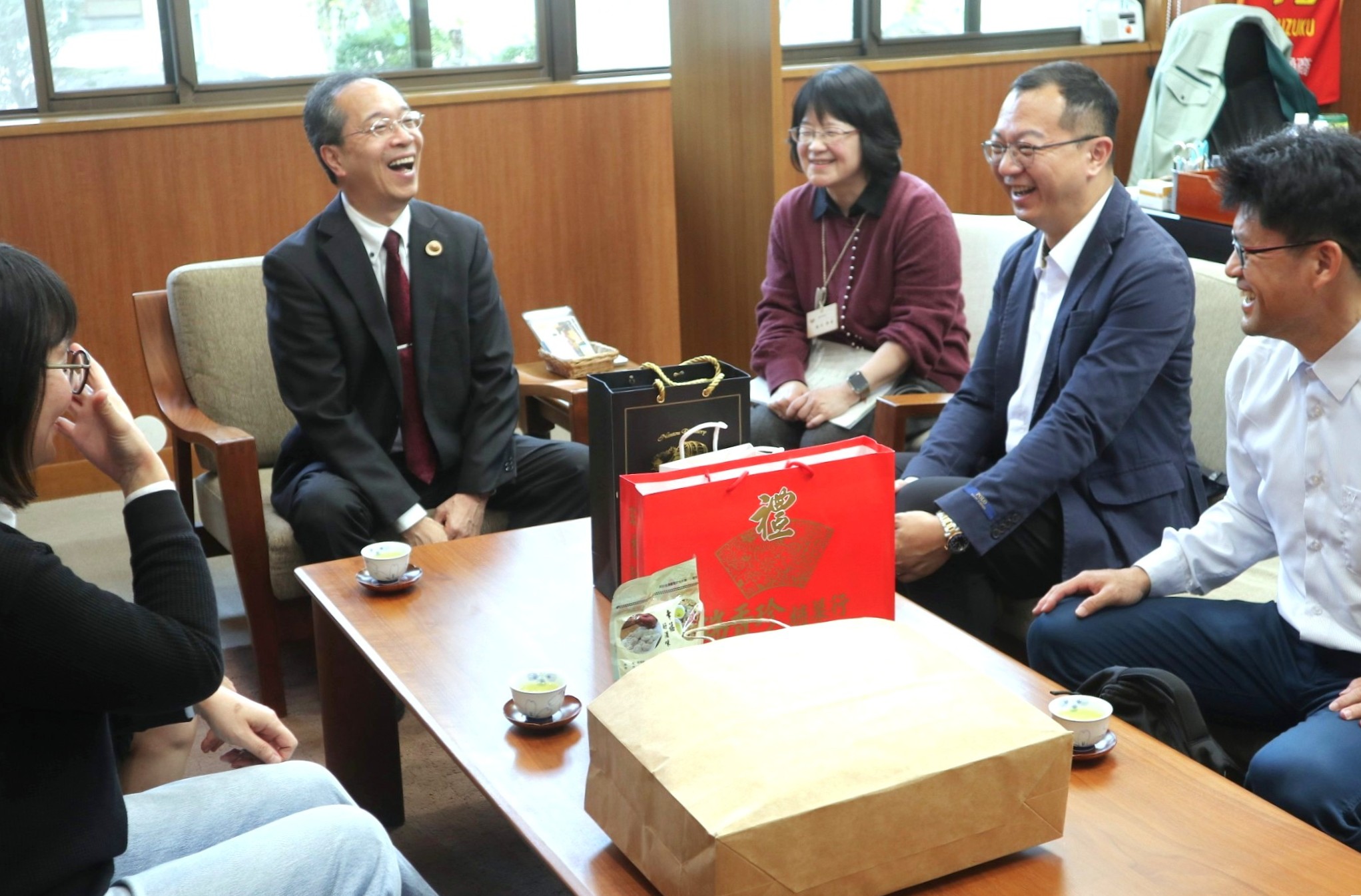 台湾新港郷から郷長らが表敬訪問～郷土料理の販売も