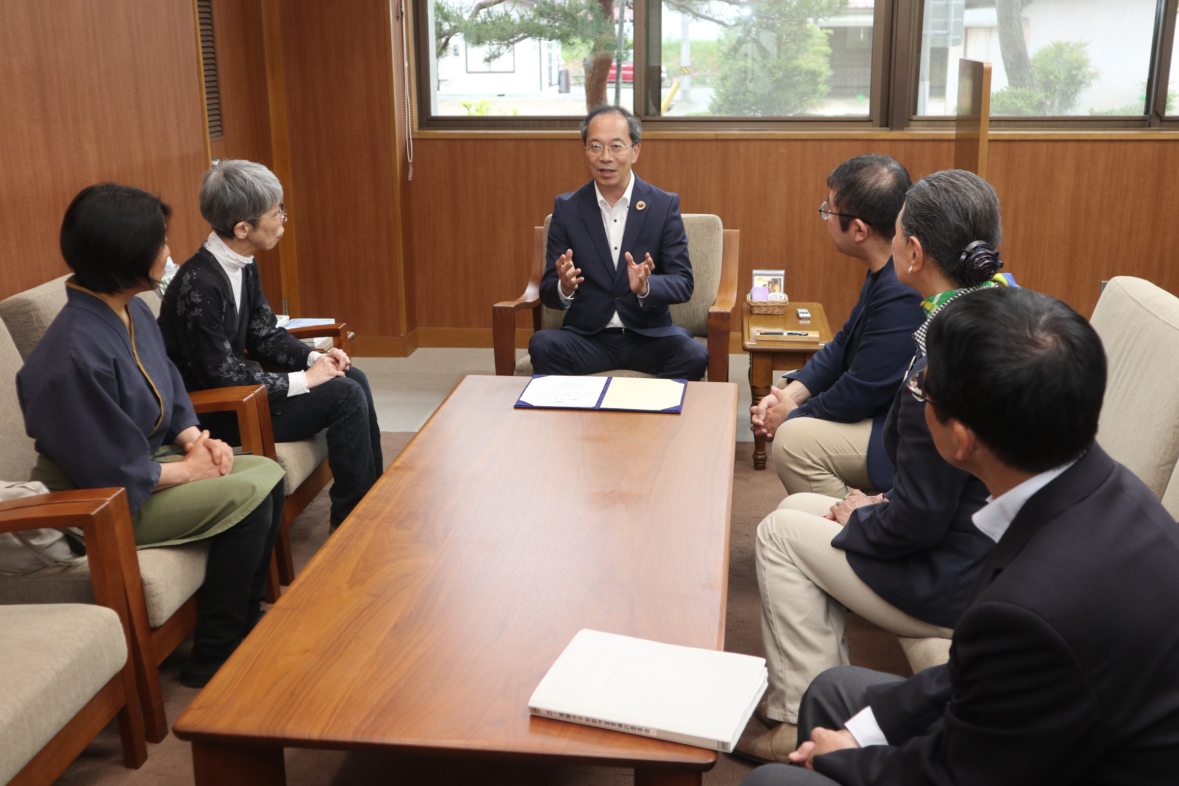 市民と共に作成した「飛騨市平和都市宣言」完成報告会が開かれました