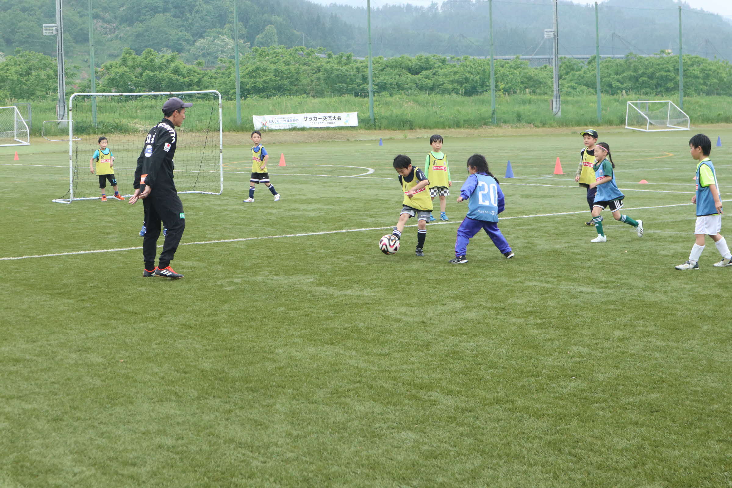 ＦＣ岐阜子どもサッカー教室が開催されました