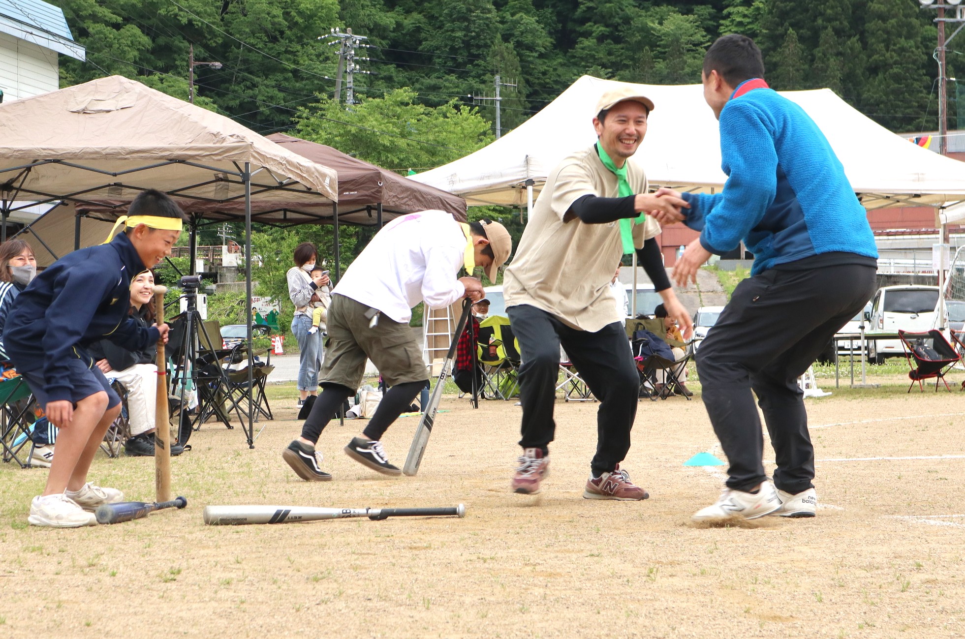 児童と住民が一丸となって「ふるさと大運動会」を開催しました