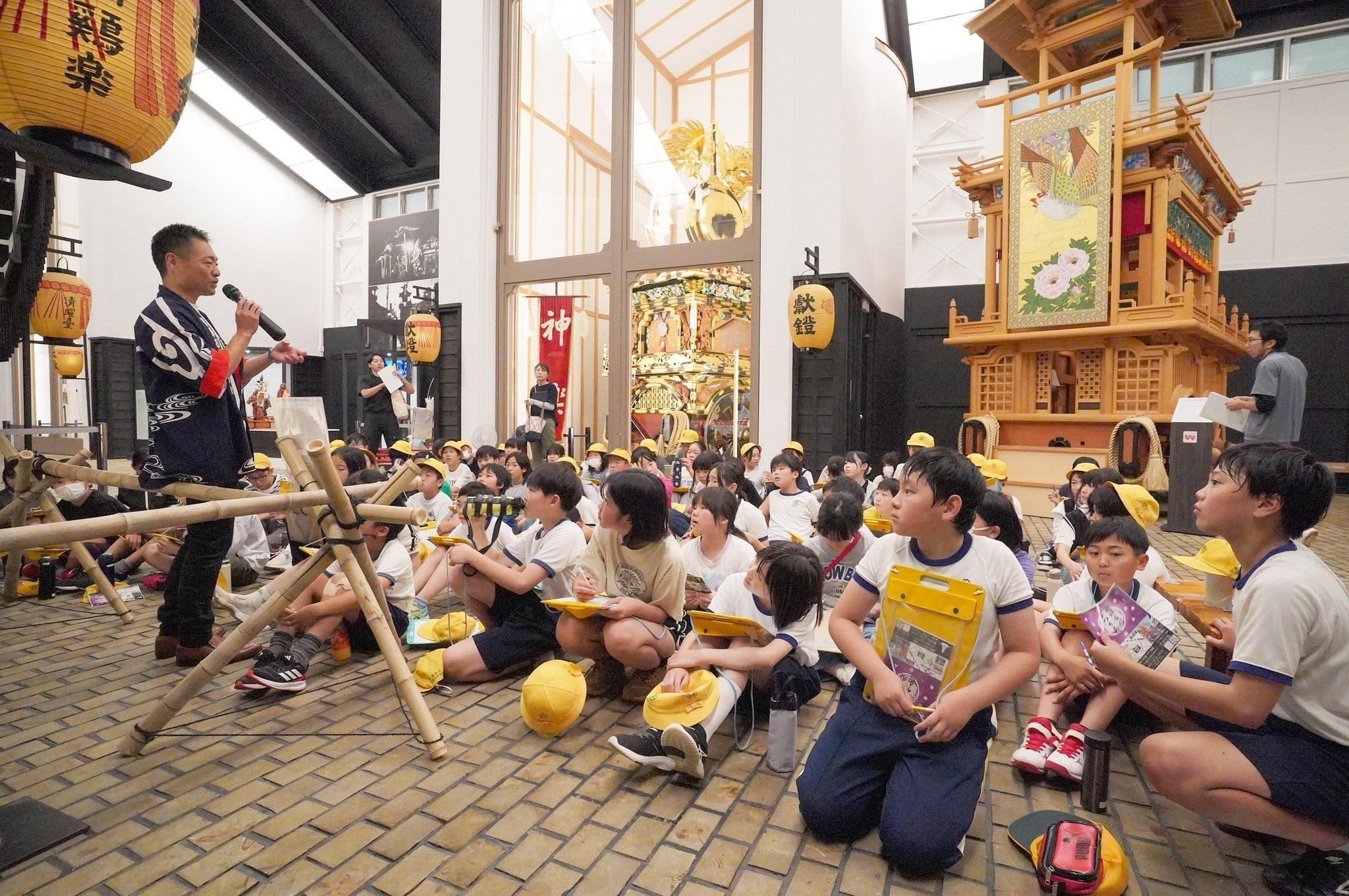 まつり会館の見学や解説を聞いて古川祭の魅力を学びました
