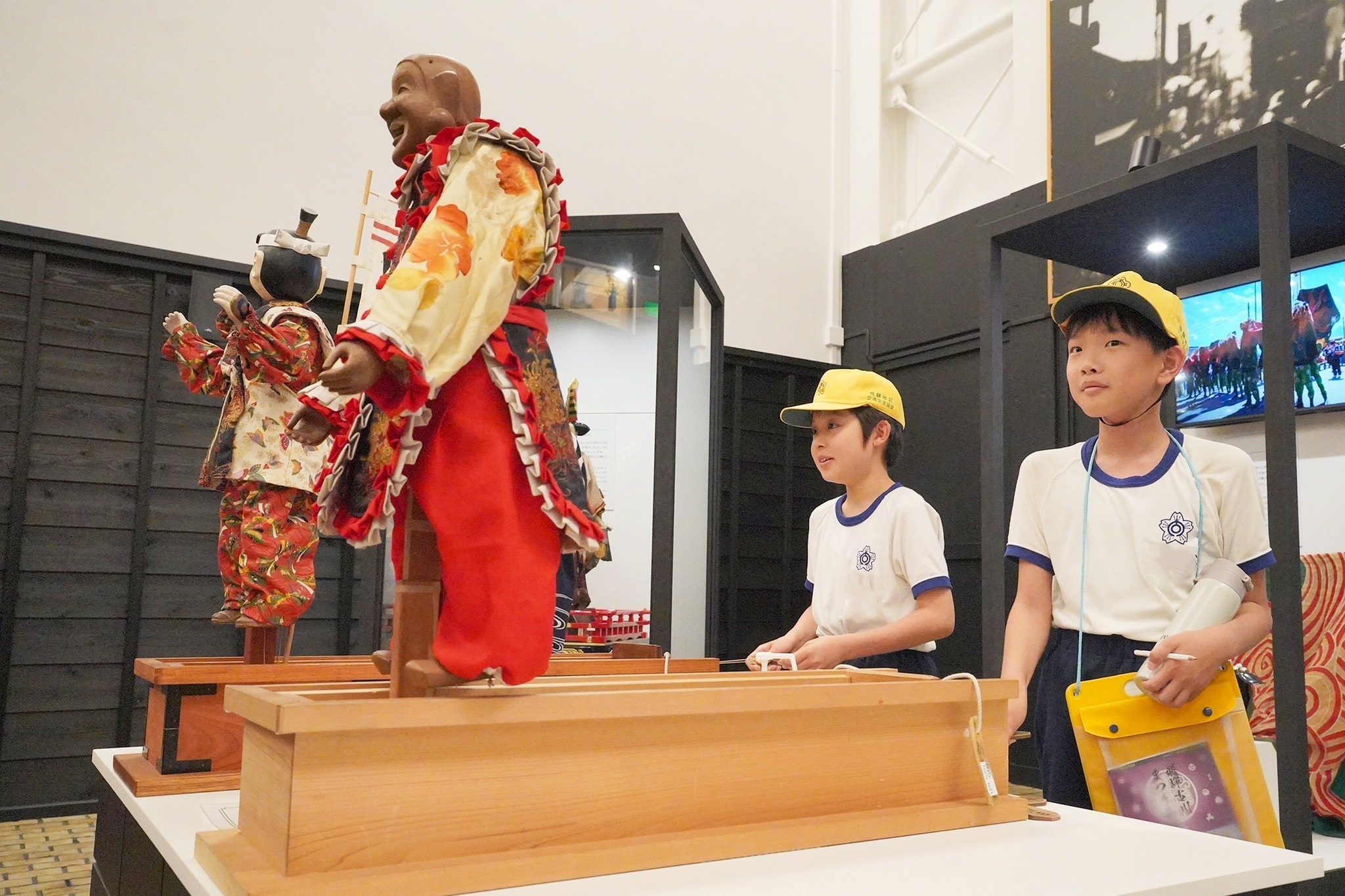 まつり会館の見学や解説を聞いて古川祭の魅力を学びました