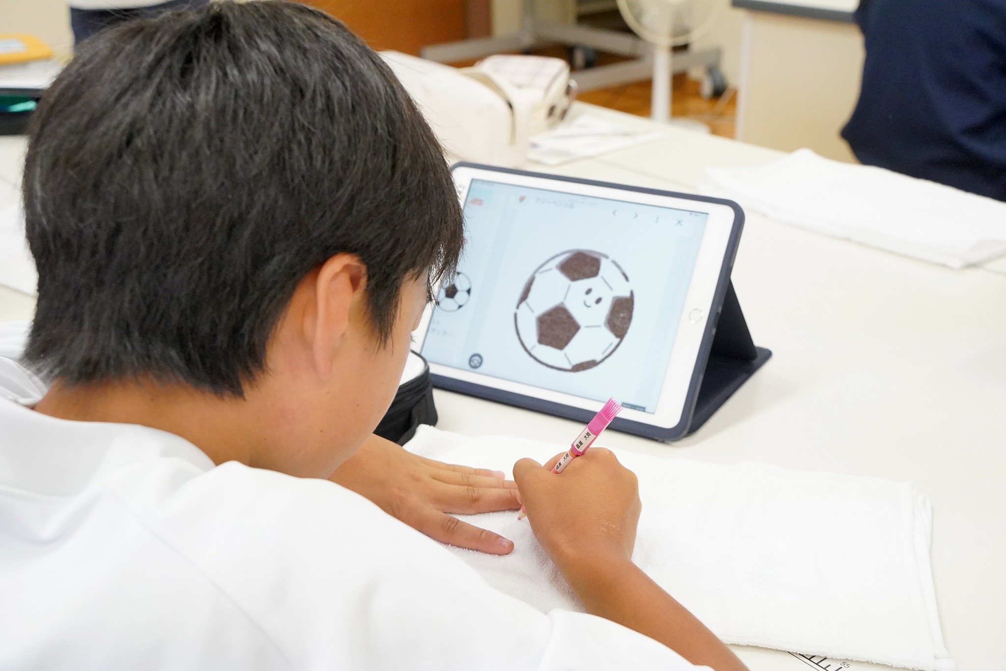 「子どもぞうきんコンテスト」に向けて作品づくりを始めました