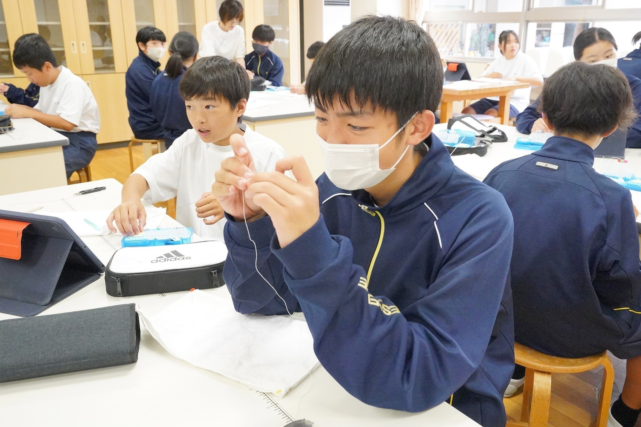 「子どもぞうきんコンテスト」に向けて作品づくりを始めました