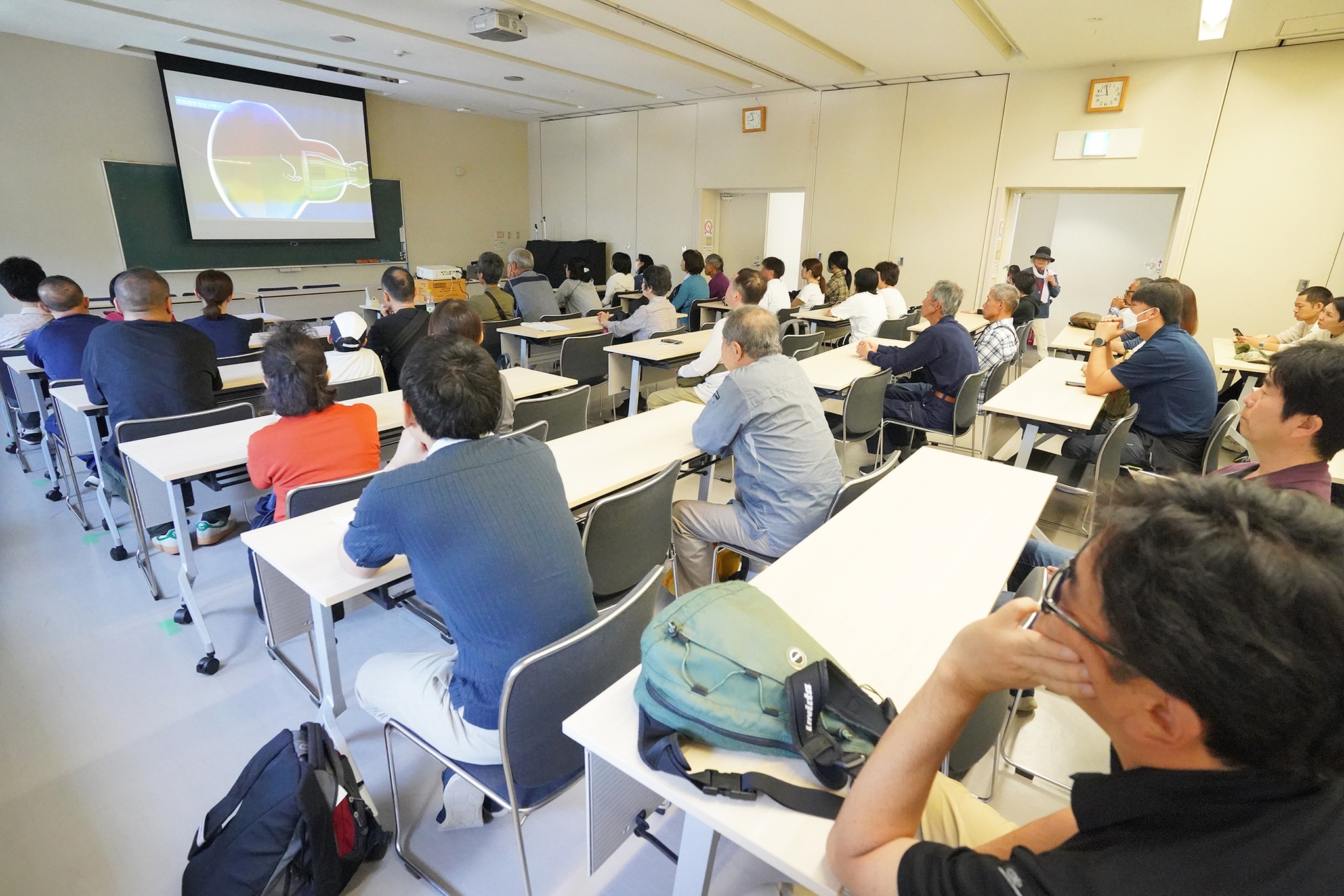 「ハイパーカミオカンデ」を設置する巨大空洞が一般公開されました