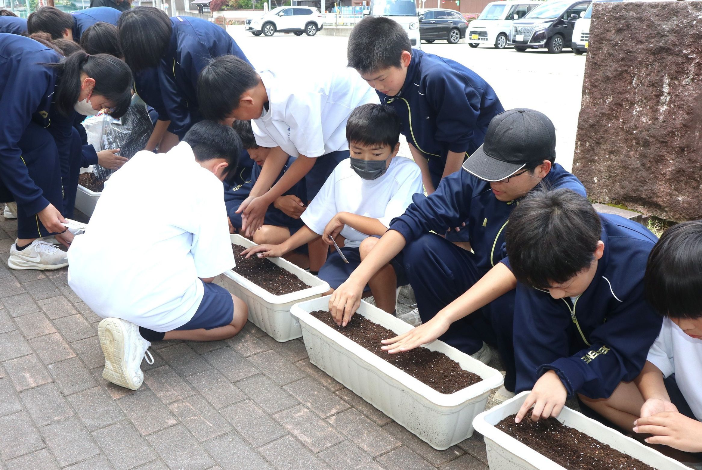 認知症になっても暮らしやすい町を…オレンジ色の花咲かせませんか