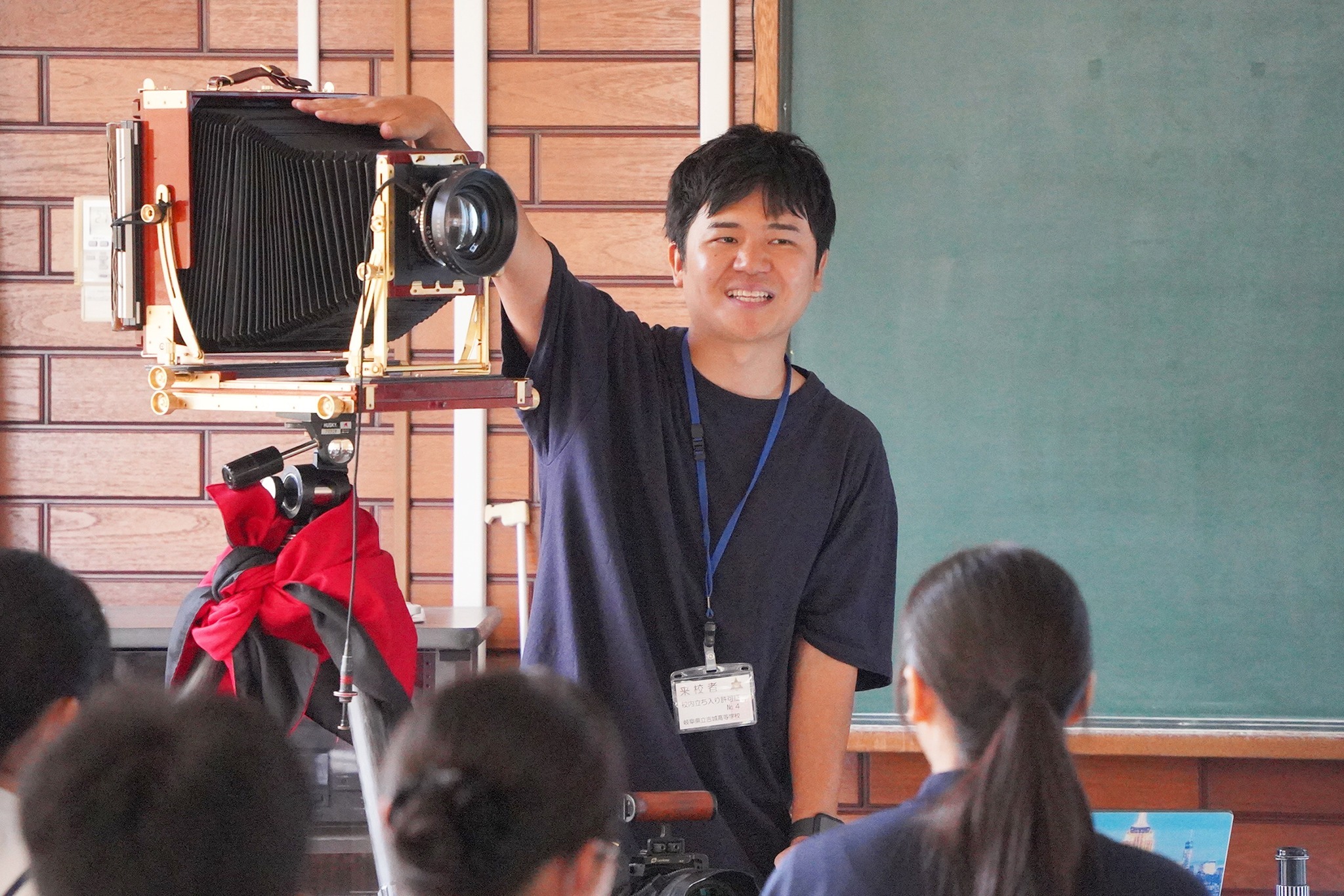 プロの写真家から撮影のコツなどを学びました