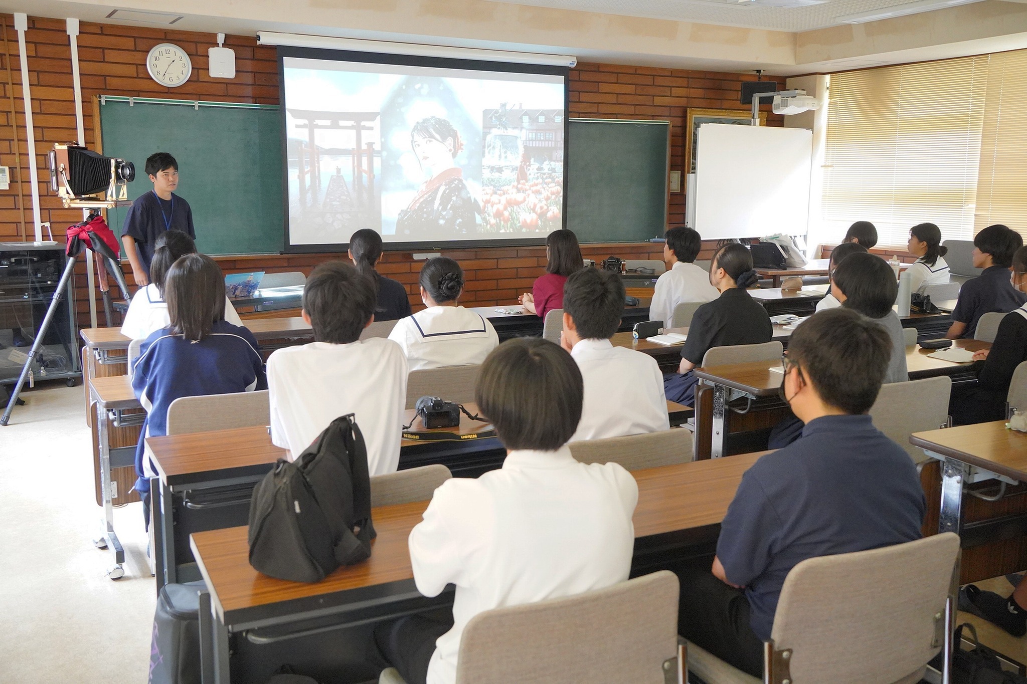 プロの写真家から撮影のコツなどを学びました