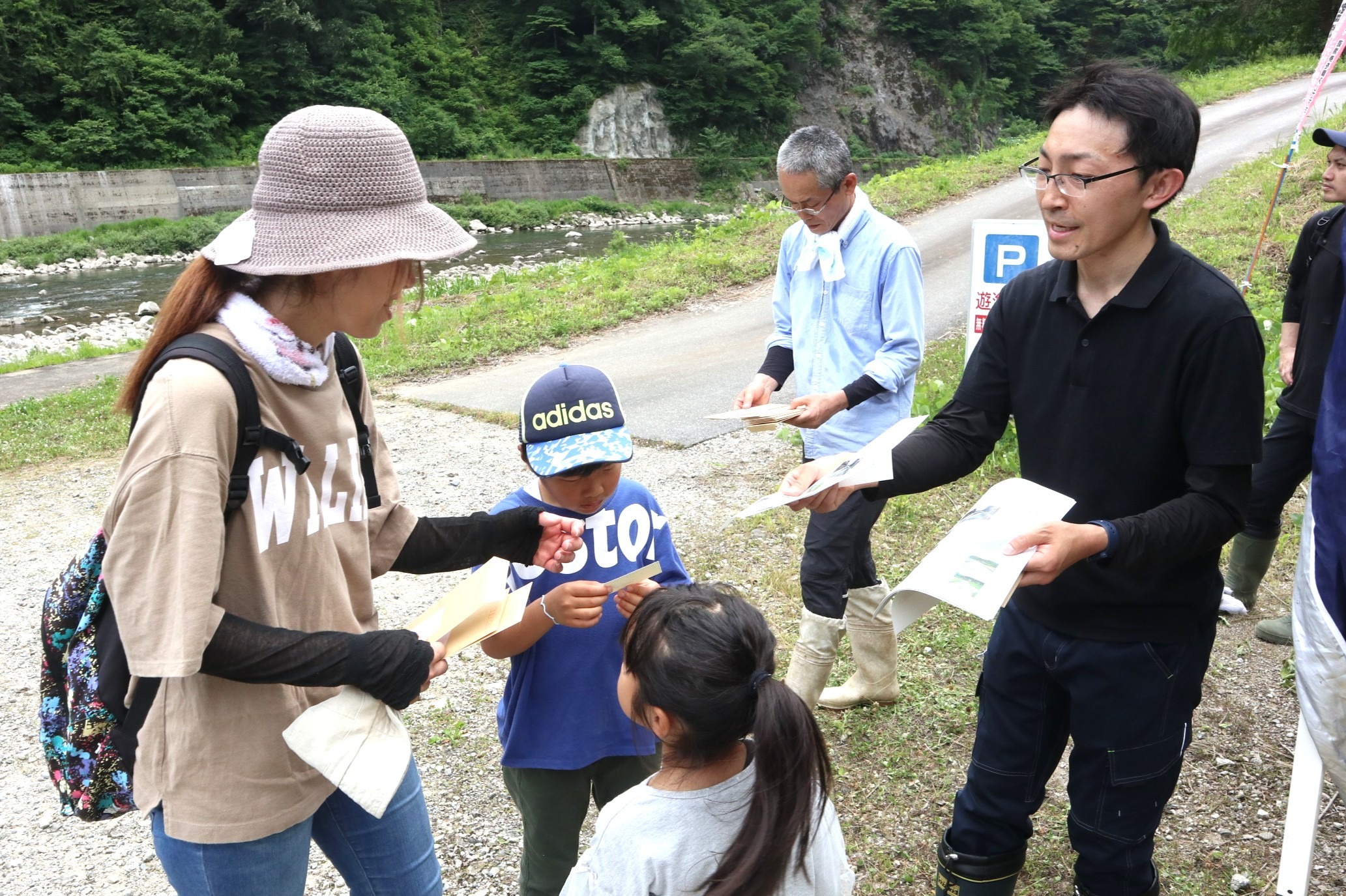 宮川下流域のプラごみ回収　ボランティアが汗