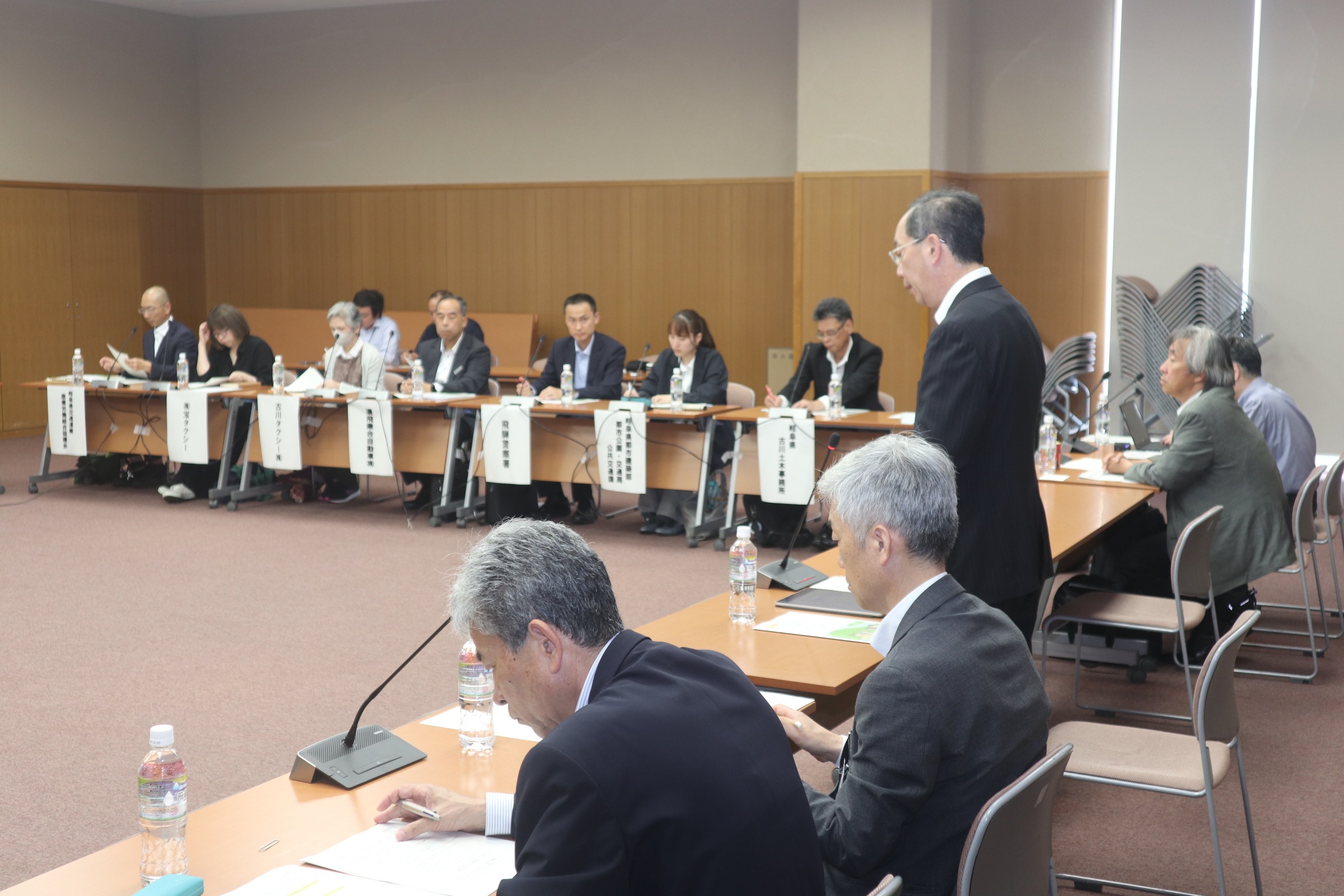 市民に開かれた公共交通のあり方を協議しました