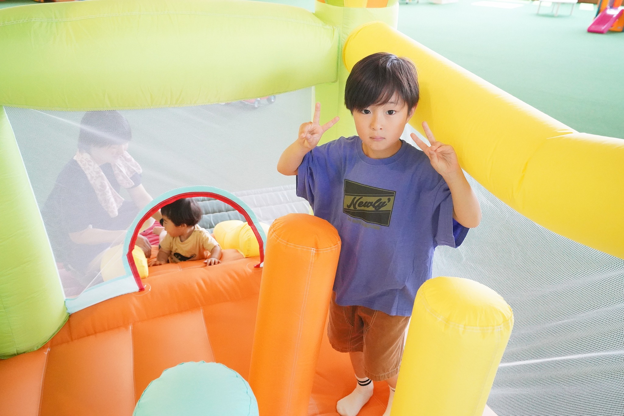 「ハートぴあ広場」に大型遊具「エアポリン遊具」が登場