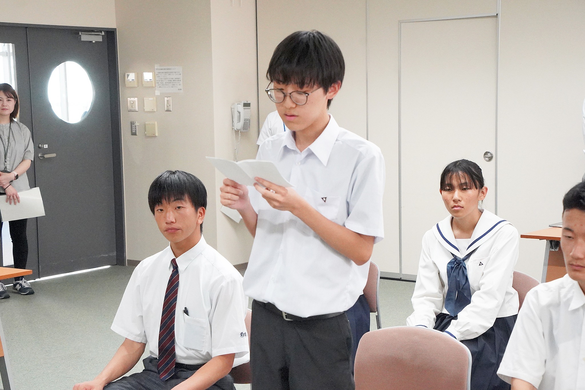 台湾でのホームステイ研修を前に高校生らが意気込みを語りました