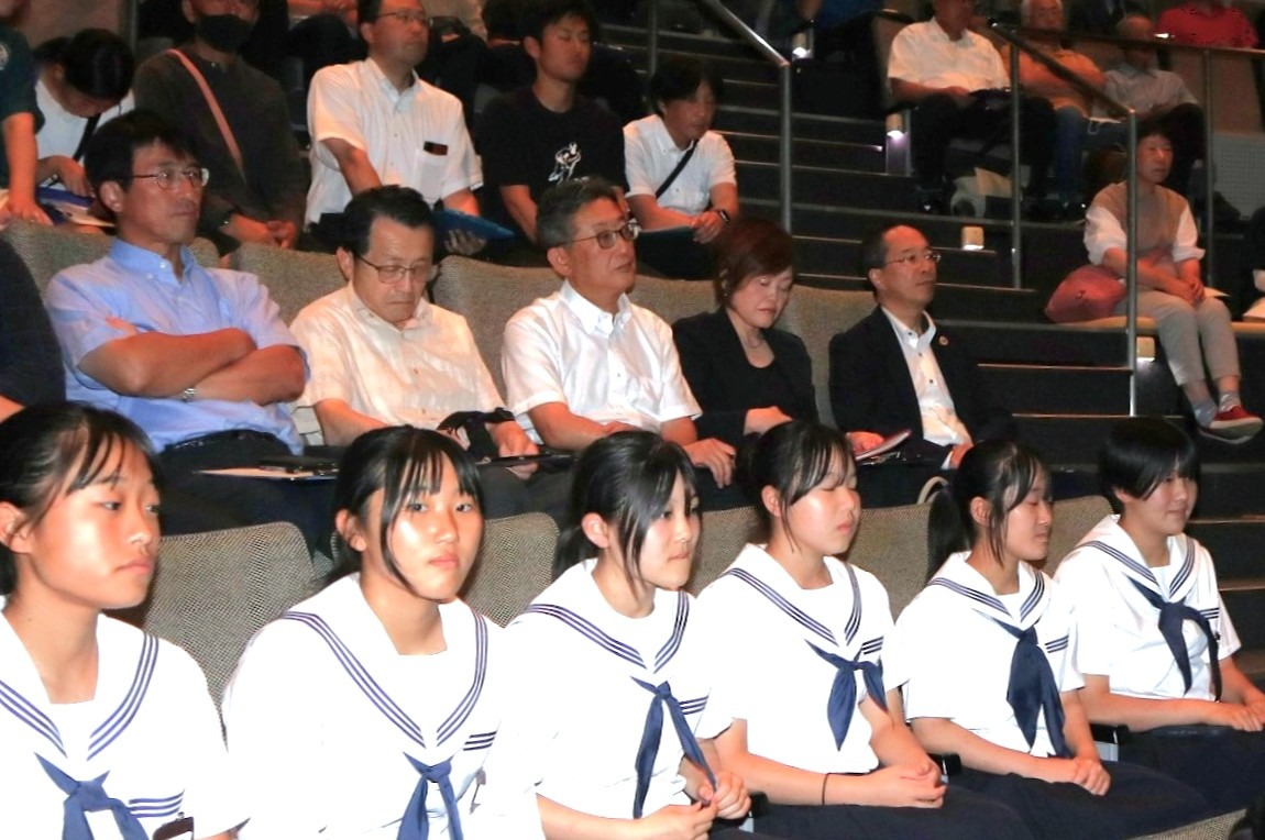 ＪＣメンバーと共に探究活動に取り組み、成果を発表しました