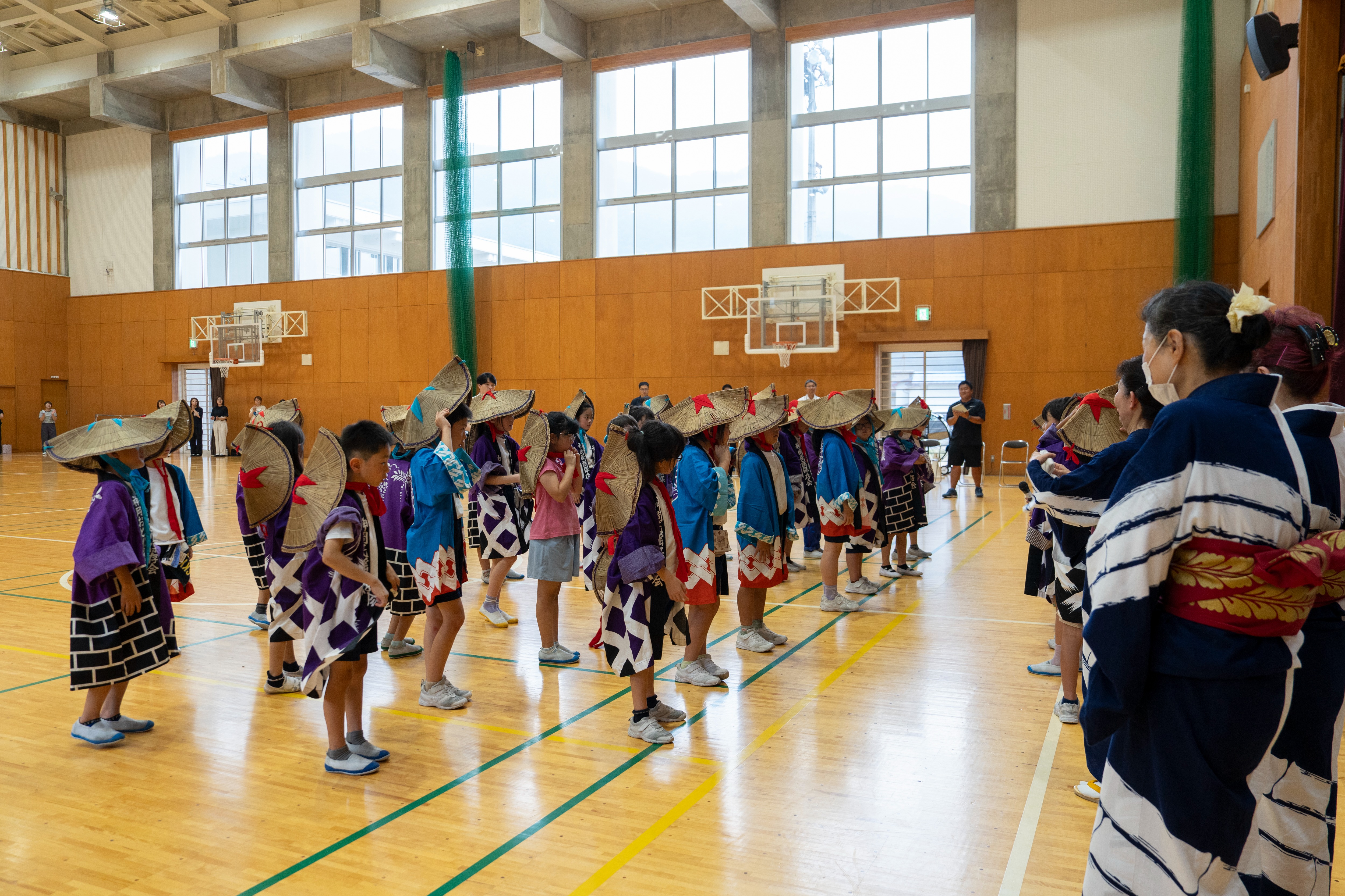 神岡小学校3年生が親子で「船津盆踊り」を学習
