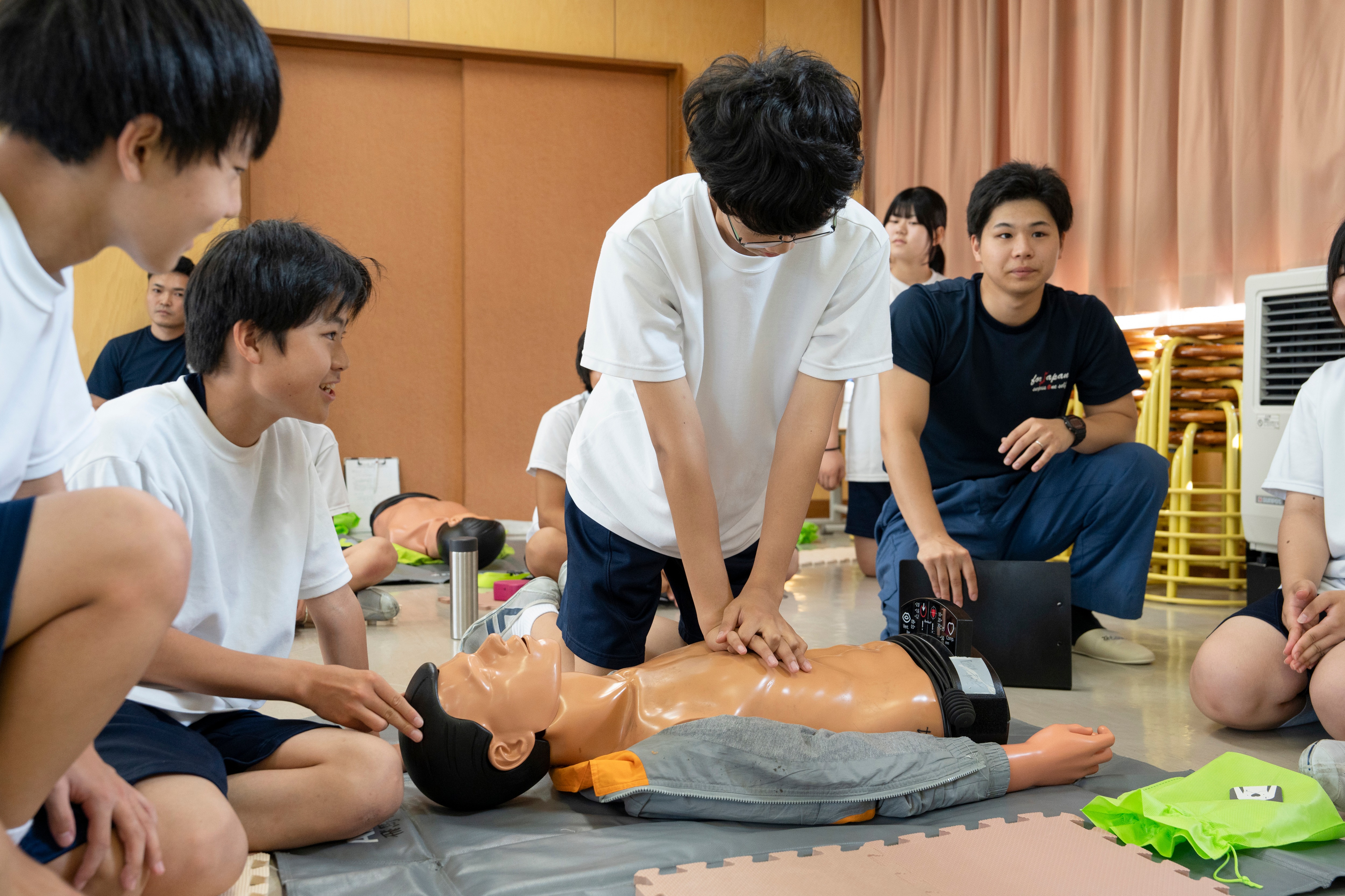神岡中学校1・2年生が救命処置を学びました