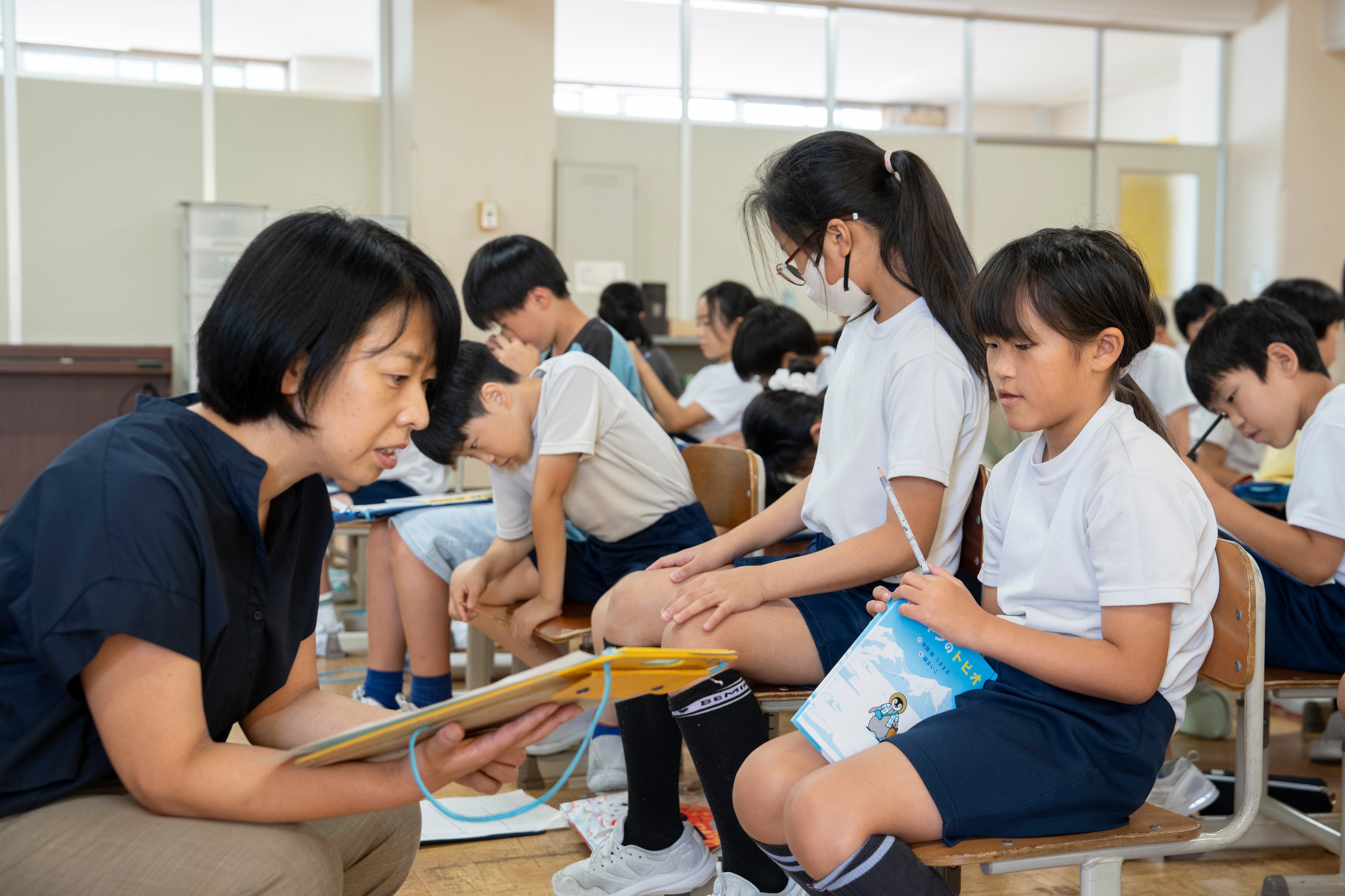 朝日新聞社による読書感想文の力を育む出前教室を開催