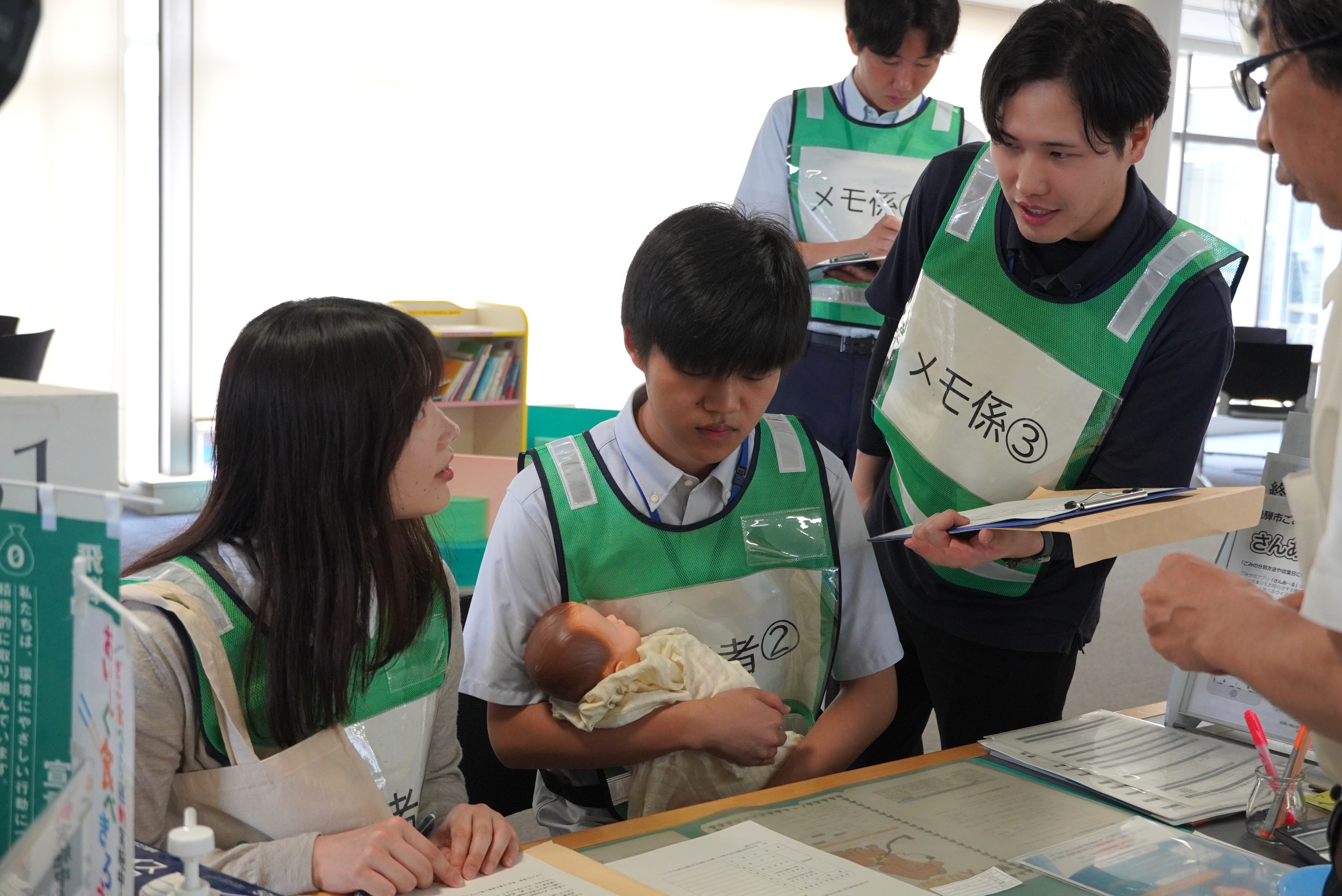 新入職員を対象に窓口利用体験調査を行いました