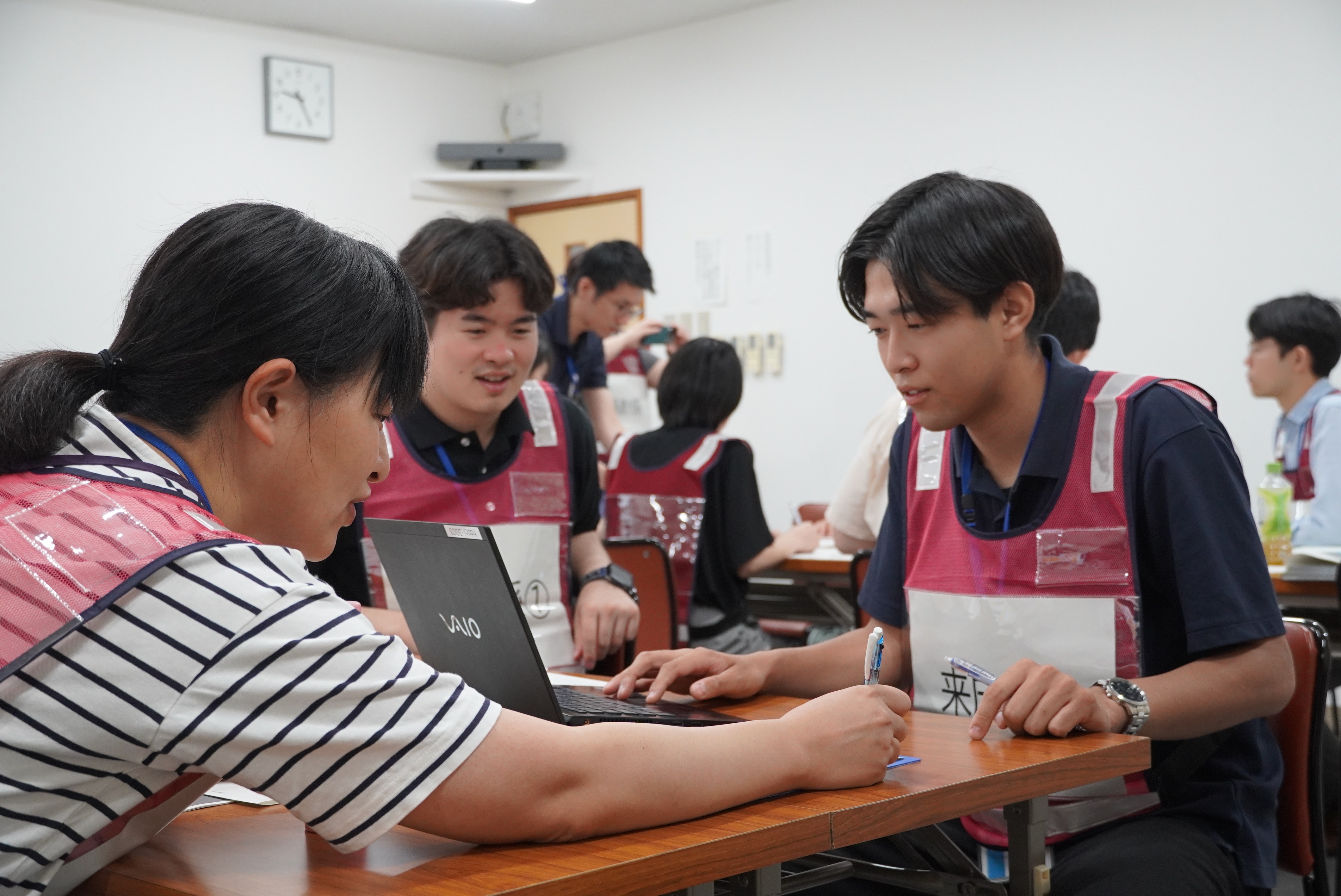 新入職員を対象に窓口利用体験調査を行いました