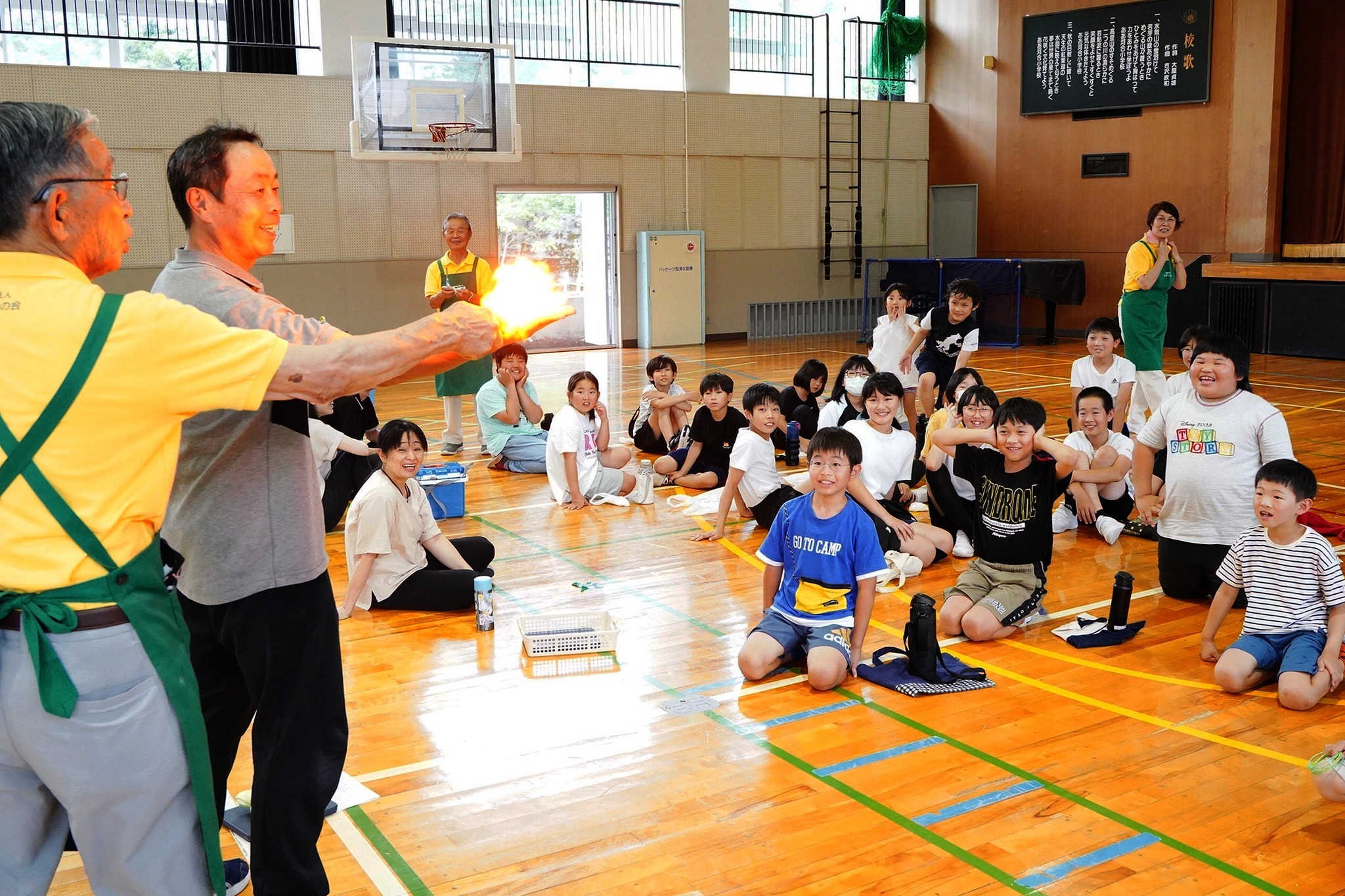 「こどもフェスタ」で科学の不思議や手作りの楽しさを学びました