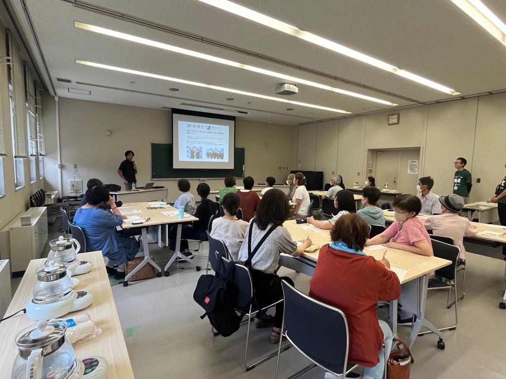 和漢薬を学び飲んだり嗅いだり体験もしました
